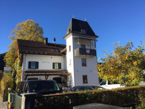 Отель Haus bei der Linden Ferienwohnungen, Швангау